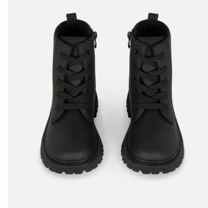 Primark kids chunky boots, 11